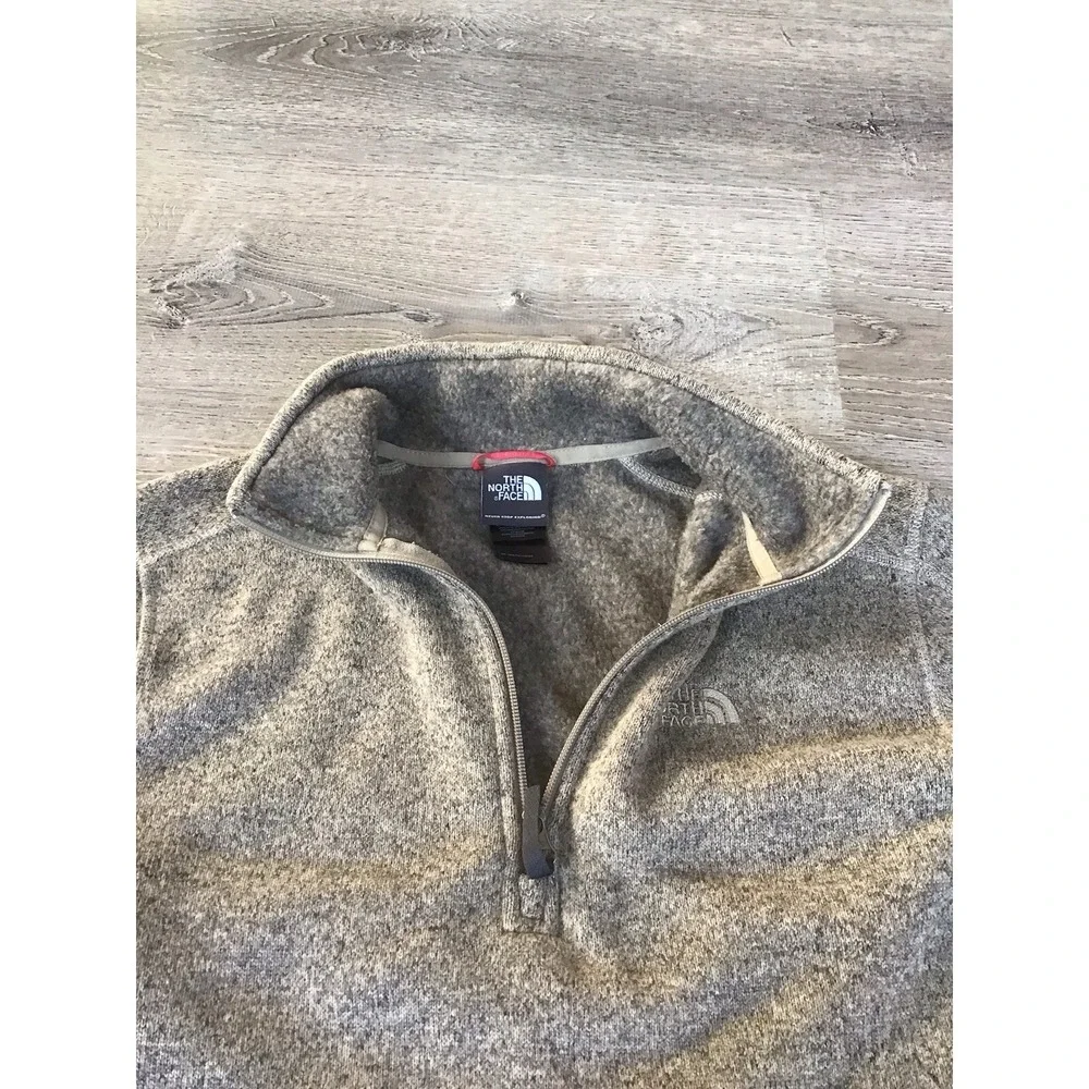 The North Face Fleece Jacket Men's Medium Gray Quarter Zip Long Sleeve Pullover